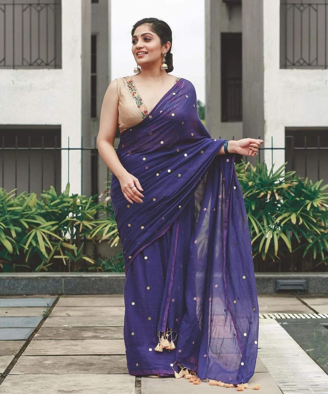 Mul Cotton Premium Saree with Golden 'Ginni' Work Blue